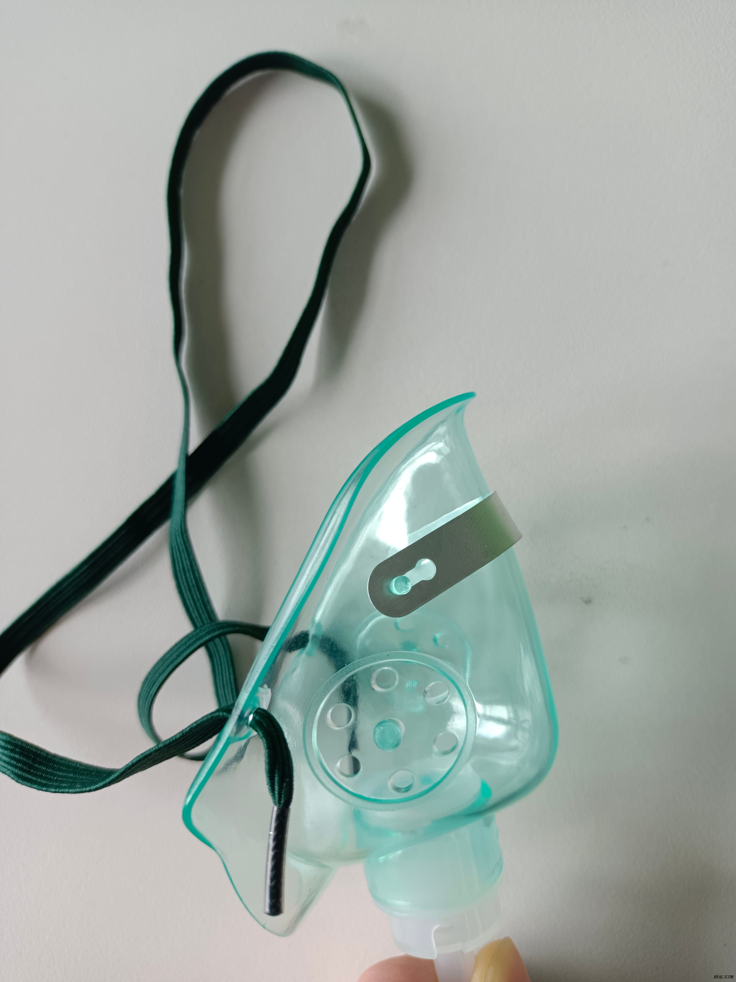 Disposable Oxygen Mask Device With Nasal Oxygen Cannula